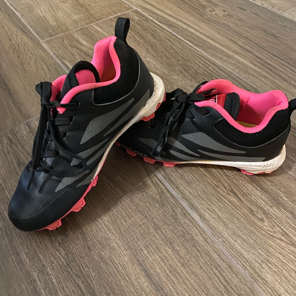 Girls cleats